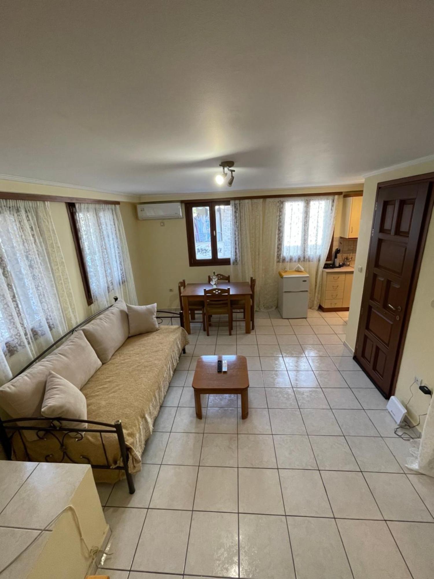 Οι Φωλίτσες Apartment Nafpaktos Bagian luar foto