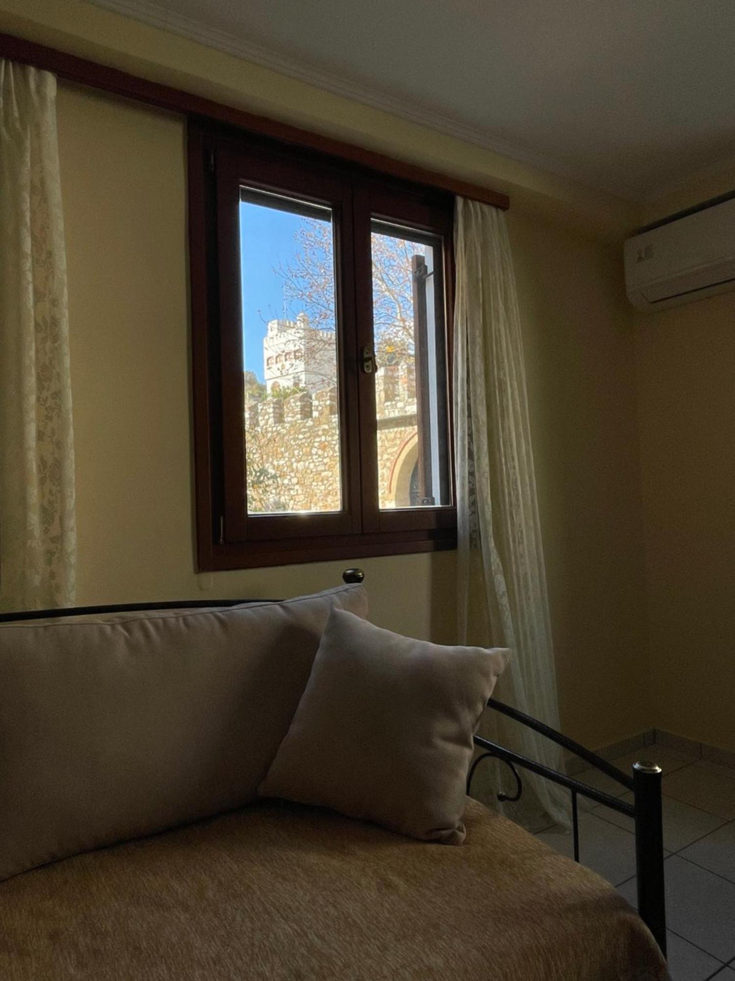 Οι Φωλίτσες Apartment Nafpaktos Bagian luar foto