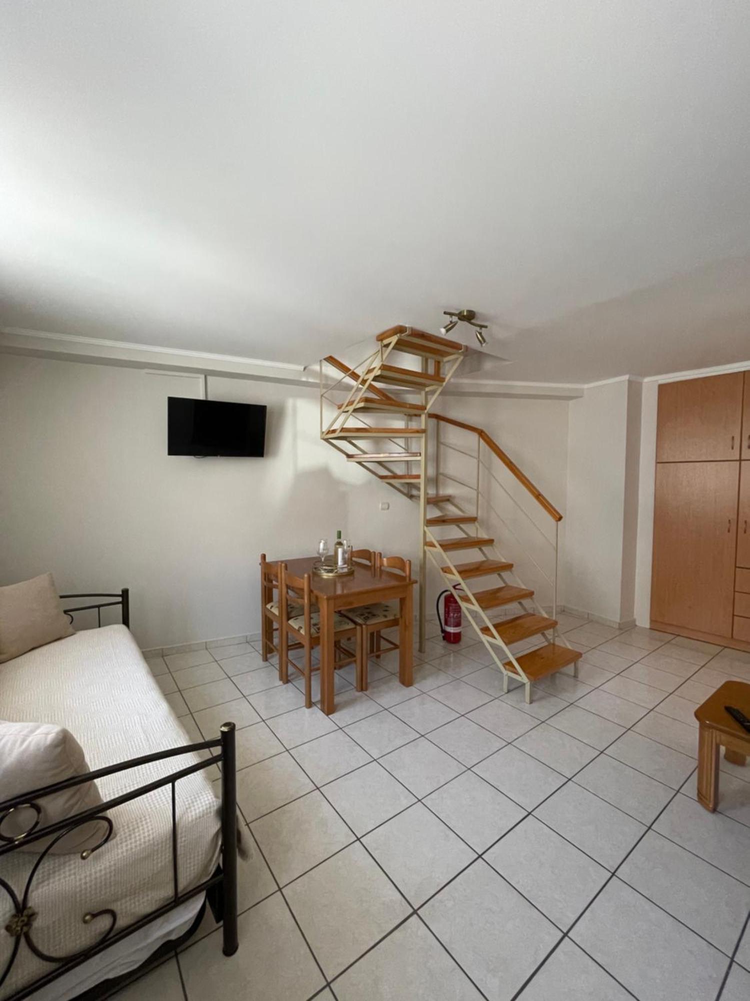 Οι Φωλίτσες Apartment Nafpaktos Bagian luar foto